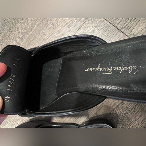 Salvatore Ferragamo loafers. - Picture 5 of 8